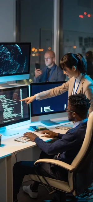 young-asian-businesswoman-pointing-computer-screen_2_11zon